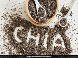 Chia Seeds for Skin Care: मुंहासों और पिंपल्स से छुटाकारा पाने के लिए घर पर बनाएं चिया बीजों का स्क्रब Chia Seeds for Skin Care: मुंहासों और पिंपल्स से छुटाकारा पाने के लिए घर पर बनाएं चिया बीजों का स्क्रब