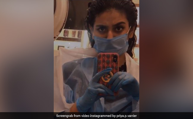 Priya Prakash Varrier ने फिर चलाया अपनी आंखों का जादू, पार्लर में जबरदस्त एक्सप्रेशंस देती आईं नजर