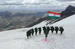 Watch: Indian Soldiers Raise The Flag In J&K's Gurez. Cue Goosebumps Watch: Indian Soldiers Raise The Flag In J&K's Gurez. Cue Goosebumps