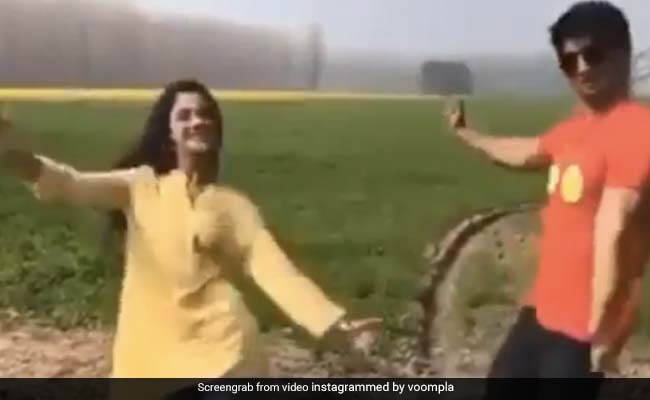 Sushant Singh Rajput ने खेत में किया माधुरी दीक्षित के गाने पर जबरदस्त डांस, पुराने Video ने मचाया धमाल