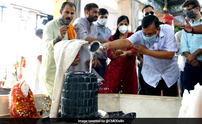 Delhi Chief Minister Arvind Kejriwal Offers Prayer At Temple On His Birthday