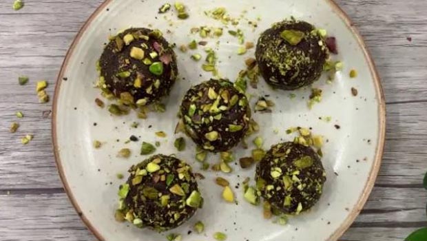 Rakhi 2020: Make Chocolate <i>Ladoo</i> In Less Than 30 Min (Watch Recipe Video)