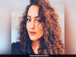 Sonakshi Sinha's Friends Have A Field Day Over Her Curly Haired Selfie Sonakshi Sinha's Friends Have A Field Day Over Her Curly Haired Selfie