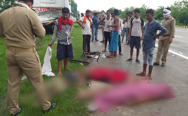 यमुना एक्सप्रेस-वे पर दर्दनाक हादसा, 4 की मौत जबकि कई घायल