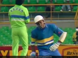 When Wasim Akram Hit Roshan Mahanama In The Box, Twice In Two Balls. Watch When Wasim Akram Hit Roshan Mahanama In The Box, Twice In Two Balls. Watch