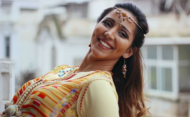 Channel Princess Vibes By Accessorising Your Look With These Head Jewellery