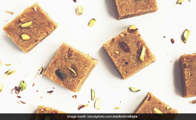Ganesh Chaturthi 2020: Try This Sugar-Free Besan Coconut Barfi Ideal For Weight Watchers; Shilpa Shetty Kundra Shares Recipe