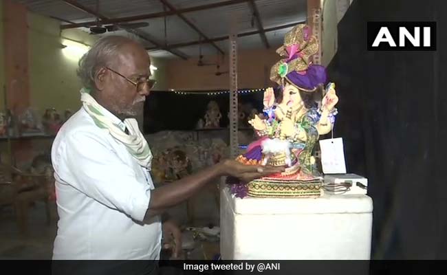 Mumbai Artist Making "Sanitiser Idols" For <i>Ganesh Chaturthi</i> Amid COVID-19