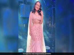Neha Kakkar ने पिंक लहंगे में कराया Photoshoot, ट्रेडिशनल लुक में दिखा सिंगर का क्यूट अंदाज- देखें Video Neha Kakkar ने पिंक लहंगे में कराया Photoshoot, ट्रेडिशनल लुक में दिखा सिंगर का क्यूट अंदाज- देखें Video