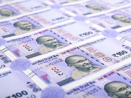 Dollar vs Rupee: शुरुआती कारोबार में डॉलर के मुकाबले रुपये में 5 पैसे की मजबूती, 83.54 पर पहुंचा Dollar vs Rupee: शुरुआती कारोबार में डॉलर के मुकाबले रुपये में 5 पैसे की मजबूती, 83.54 पर पहुंचा