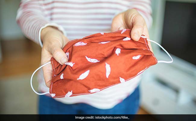 COVID-19: Fabric face masks should be worn where physical distancing cannot be maintained