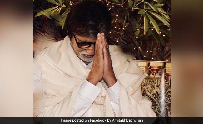 Amitabh Bachchan Apologises After Attributing Prasoon Joshi's Poem To Harivansh Rai Bachchan