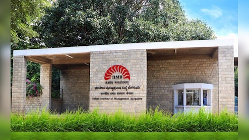 IIM Bangalore Placement: 596 छात्र और 664 जॉब ऑफर, एक्सेंचर और BCG जैसी दिग्गज कंपनियों ने लुटाए बंपर पैकेज