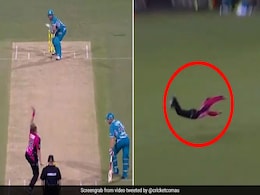 'Superman' की तरह उड़कर एक हाथ से पकड़ा कैच, देख ब्रेट ली के उड़े होश... देखें पूरा Video 'Superman' की तरह उड़कर एक हाथ से पकड़ा कैच, देख ब्रेट ली के उड़े होश... देखें पूरा Video