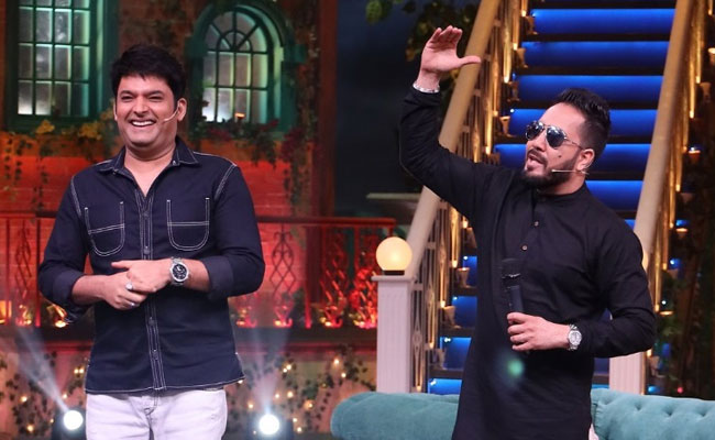 'द कपिल शर्मा' शो में पहुंचे मीका सिंह, कहा- सेलेब्स को ट्रोलर्स का गुस्सा झेलना पड़ता है