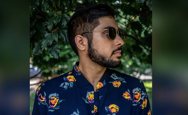 Floral Shirts For Men For That Tropical Feel