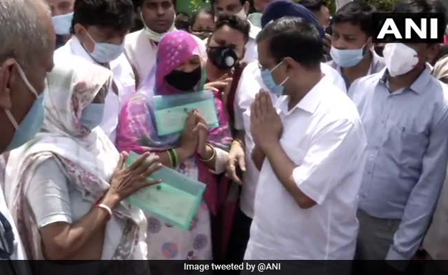 Rs. 1 Crore For Family Of Delhi Sanitation Worker Who Died Of Covid