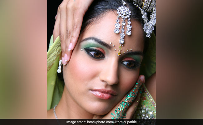 All The Makeup Essentials To Create An Iconic Look For Independence Day 2020