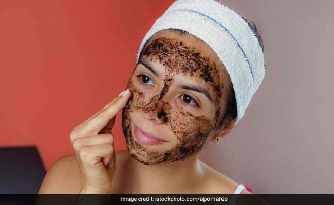 Natural Skin Exfoliator: ये 5 नेचुरल एक्सफोलिएटर चेहरे से डेड स्किन को हटाने में मददगार, चमकदार स्किन को मिलेगा बढ़ावा