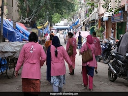 India's Army Of 600,000 Virus-Hunting Women Health Workers Goes On Strike India's Army Of 600,000 Virus-Hunting Women Health Workers Goes On Strike