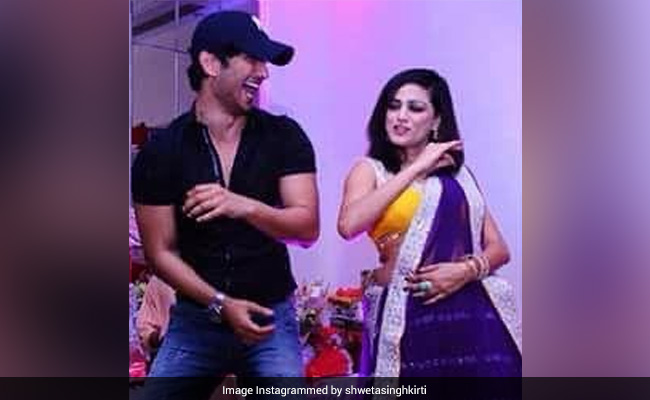 सुशांत सिंह राजपूत के साथ 'तू चीज बड़ी है मस्त-मस्त' पर डांस करते हुए बहन ने शेयर की Photos, बोलीं- मिस यू भाई