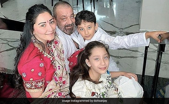 "Sands Are Shifting," Posts Sanjay Dutt's Wife Maanayata. Manisha Koirala Leaves A Comment