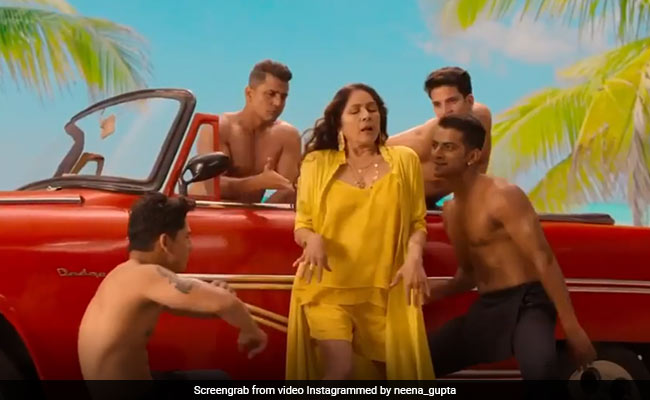 <i>Arre, Aunty Kisko Bola</i>? Neena Gupta Is The Bomb In New <i>Masaba Masaba</i> Song