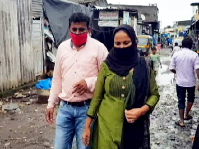 Here's How This Mumbai Couple Is Helping Needy In Coronavirus Crisis