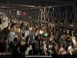 अमेरिका में चुनावी माहौल के बीच अश्वेत पर फायरिंग, कई जगह हिंसक प्रदर्शन अमेरिका में चुनावी माहौल के बीच अश्वेत पर फायरिंग, कई जगह हिंसक प्रदर्शन