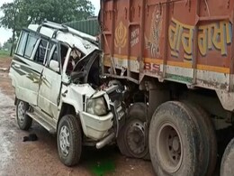 4 Dead, 5 Injured After Car Rams Truck In Chhattisgarh 4 Dead, 5 Injured After Car Rams Truck In Chhattisgarh