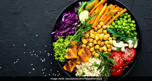 Uric Acid Diet Plan: हाई यूरिक एसिड लेवल को जल्द काबू में करने के लिए इस डाइट प्लान को फॉलो करें, जानें क्या खाएं और क्या नहीं!