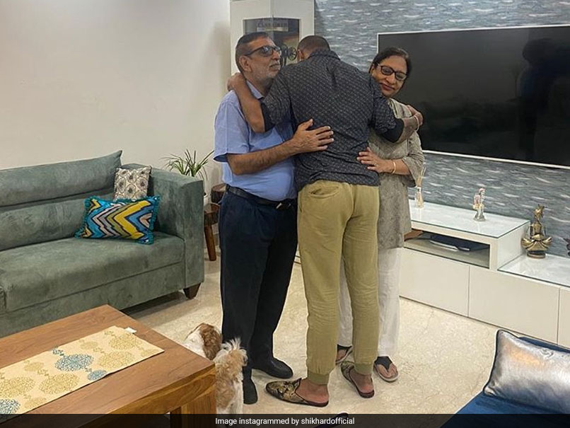 IPL 2020: Delhi Capitals Opener Shikhar Dhawan Seeks Parents Blessings Before Leaving For Long Tour