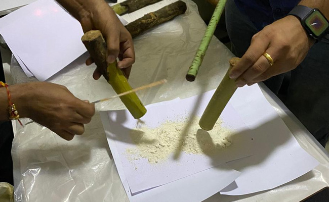 मुंबई में पकड़ी गई 1000 करोड़ रुपये की ड्रग्स, पाइप में छिपाकर अफगानिस्तान से ला रहे थे आरोपी