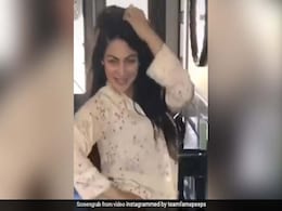 Neeru Bajwa ने गिप्पी ग्रेवाल के गाने पर जमकर किया डांस, Video ने मचाई धूम Neeru Bajwa ने गिप्पी ग्रेवाल के गाने पर जमकर किया डांस, Video ने मचाई धूम