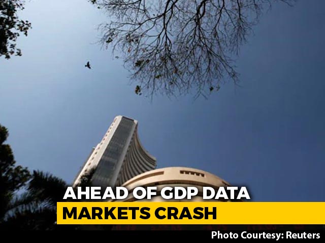 Sensex, Nifty Tumble Amid Selloff Across Sectors