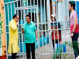 TMKOC: जेठालाल ने बबीता को कहा 'आई लव यू', चम्पकलाल सुन हुए आगबबूला TMKOC: जेठालाल ने बबीता को कहा 'आई लव यू', चम्पकलाल सुन हुए आगबबूला