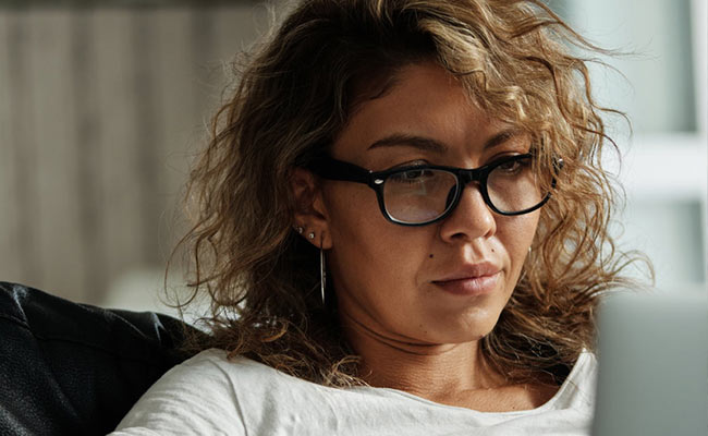 5 Anti-Glare Glasses For Those Who Are On Their Laptop All Day