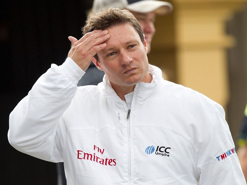 England vs Pakistan: Umpire Richard Kettleborough Spoken To By ACU Officials Over Smartwatch