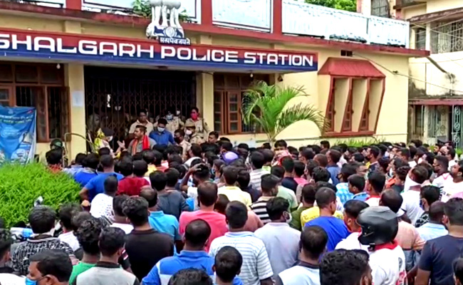 BJP, Congress Workers Clash In Tripura On Rajiv Gandhi Birth Anniversary
