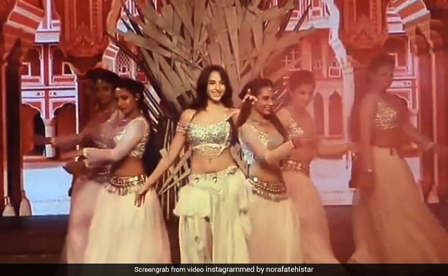 Nora Fatehi के बेली डांस ने मचाया तहलका, एक्ट्रेस का Video देख तारीफ करते नहीं थक रहे फैंस
