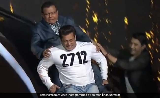 मिथुन चक्रवर्ती और सलमान खान झूले पर फिसलते आए नजर, थ्रोबैक Video हुआ वायरल
