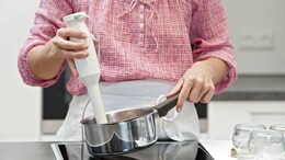 5 Hand Blender Options To Blend Ingredients Effortlessly