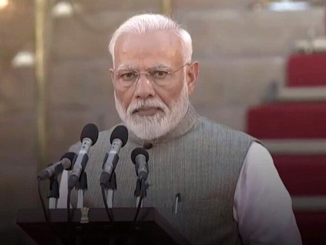 PM Narendra Modi Becomes Longest Serving Non-Congress Prime Minister | NDTV Beeps