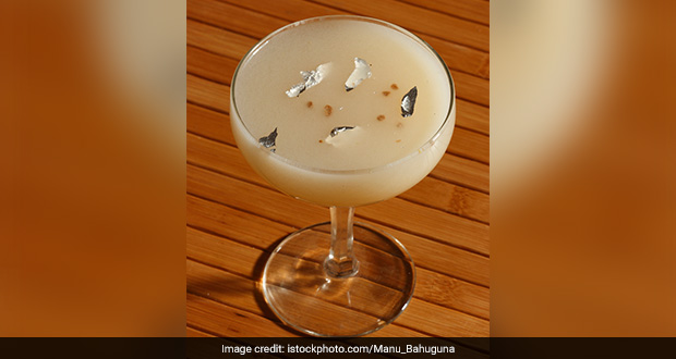 Indian Cooking Tips: How To Make <i>Chandan Ka Sharbat</i> - A Cooling Drink With Many Health Benefits