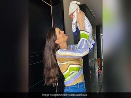 हार्दिक की वाइफ नताशा ने बेटे के साथ शेयर की तस्वीर, सानिया मिर्जा ने यूं किया रिएक्ट, देखें Photo हार्दिक की वाइफ नताशा ने बेटे के साथ शेयर की तस्वीर, सानिया मिर्जा ने यूं किया रिएक्ट, देखें Photo