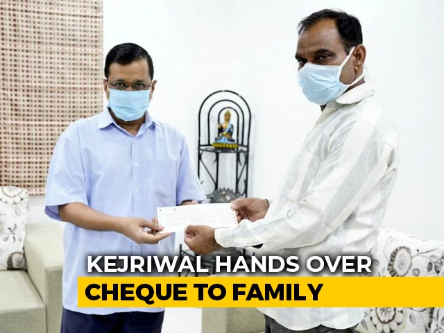 Arvind Kejriwal Gives Rs 1 Crore To Family Of Doctor Who Died Of COVID