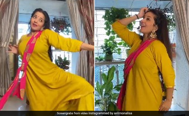 मोनालिसा ने 'घर मोरे परदेसिया' सॉन्ग पेश किया अपने डांस का हुनर, बार-बार देखा जा रहा Video