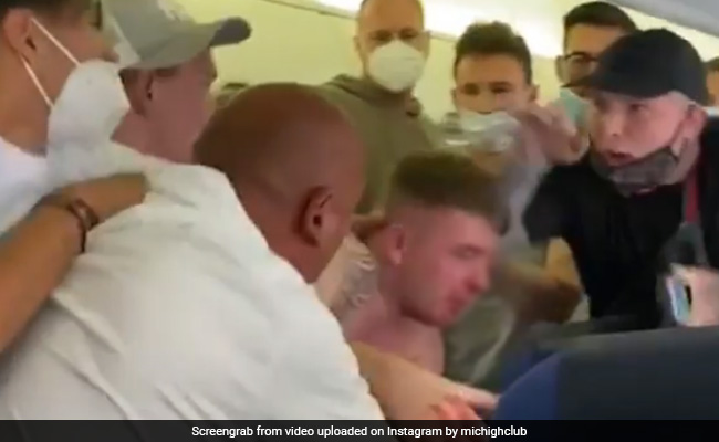 On Camera, Fistfight On Airline After Two Passengers Refuse To Wear Masks