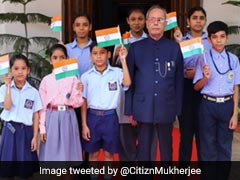 বাবার পুরনো ছবি পোস্ট করে স্বাধীনতা দিবসের স্মৃতি উসকে দিলেন প্রণব-কন্যা বাবার পুরনো ছবি পোস্ট করে স্বাধীনতা দিবসের স্মৃতি উসকে দিলেন প্রণব-কন্যা