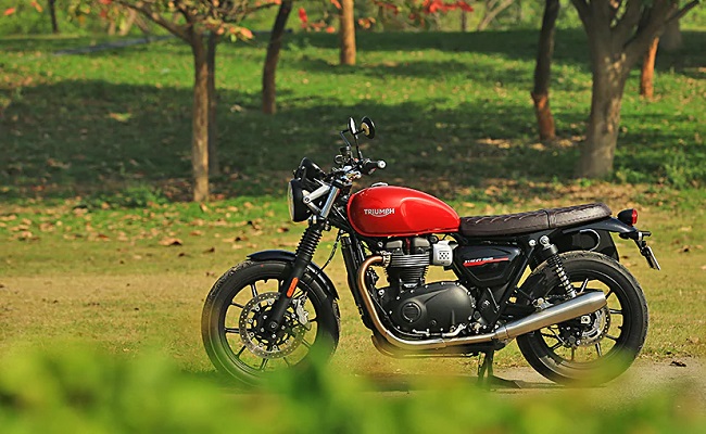 शख्स ने Bike Instructor के लिए दिया विज्ञापन, रखी ऐसी शर्त, लोग बोले- BCCI में नौकरी पाना इससे ज्यादा आसान है